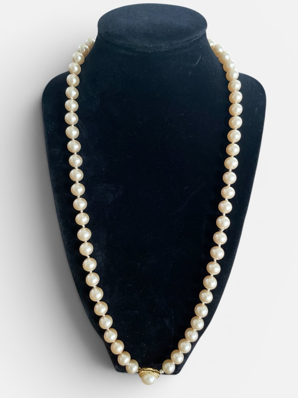Trifari Hand-Knotted Pearl Necklace 24 Inch Decorative Clasp Vintage